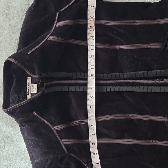 Beautiful Black Velvet Jacket - Picture 6 of 6